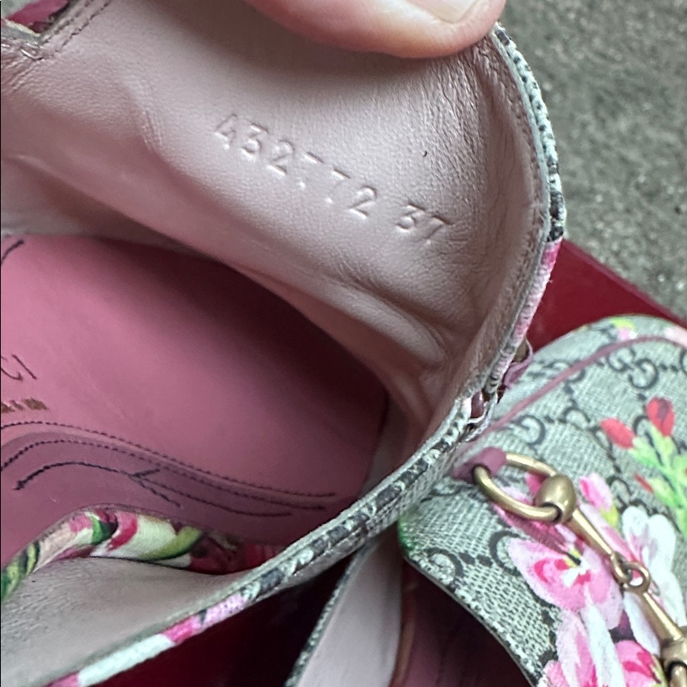 Gucci Women's Floral Loafers - Pink and Green - Picture 7 of 11